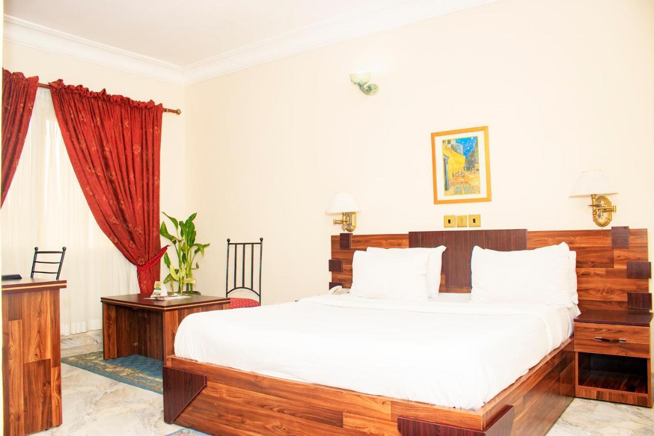 Bougainvillea Hotels 포트하커트 외부 사진