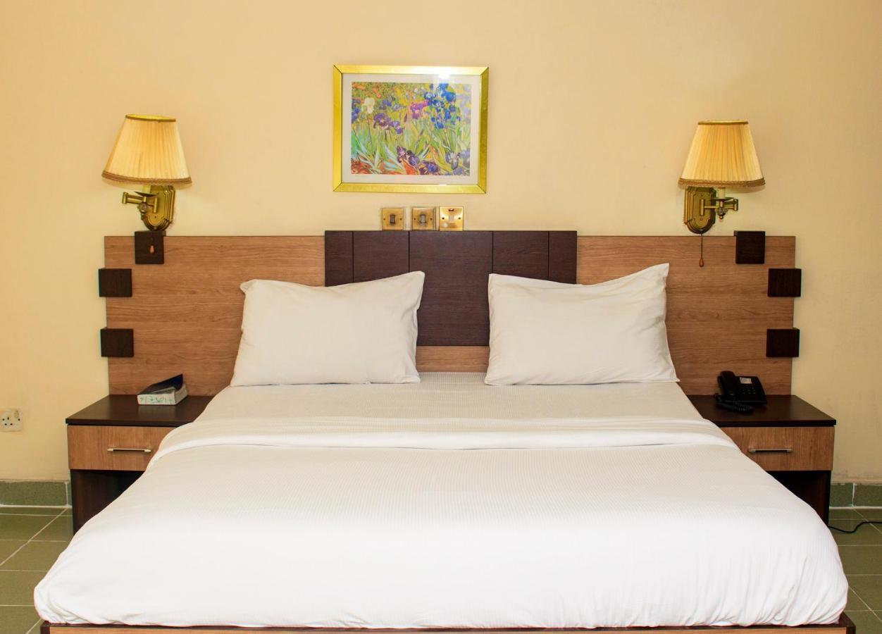 Bougainvillea Hotels 포트하커트 외부 사진