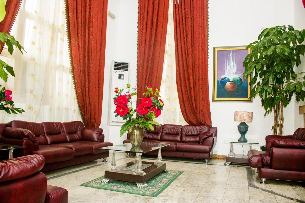Bougainvillea Hotels 포트하커트 외부 사진